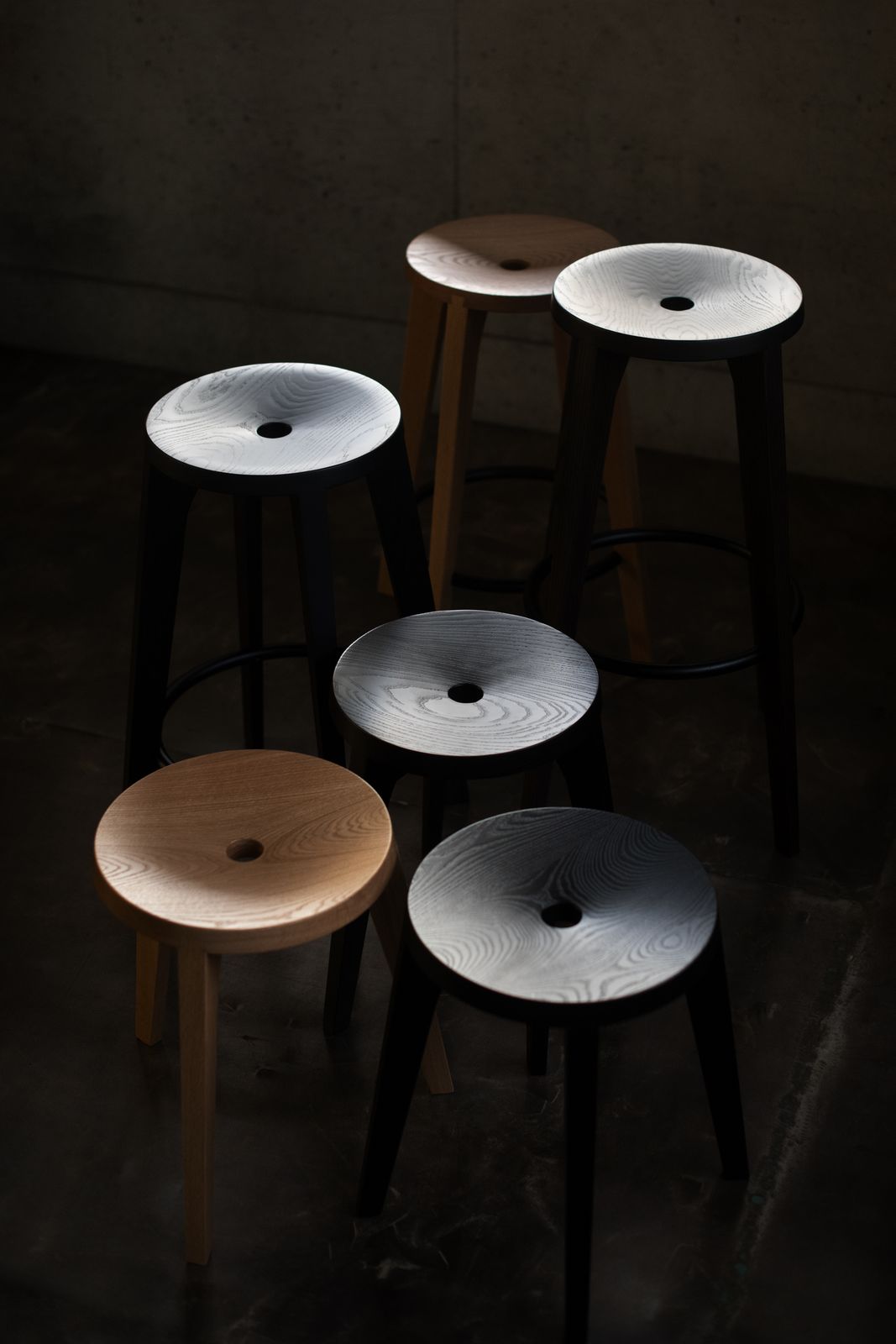 dovetail stools holm diffrent colors and heights 