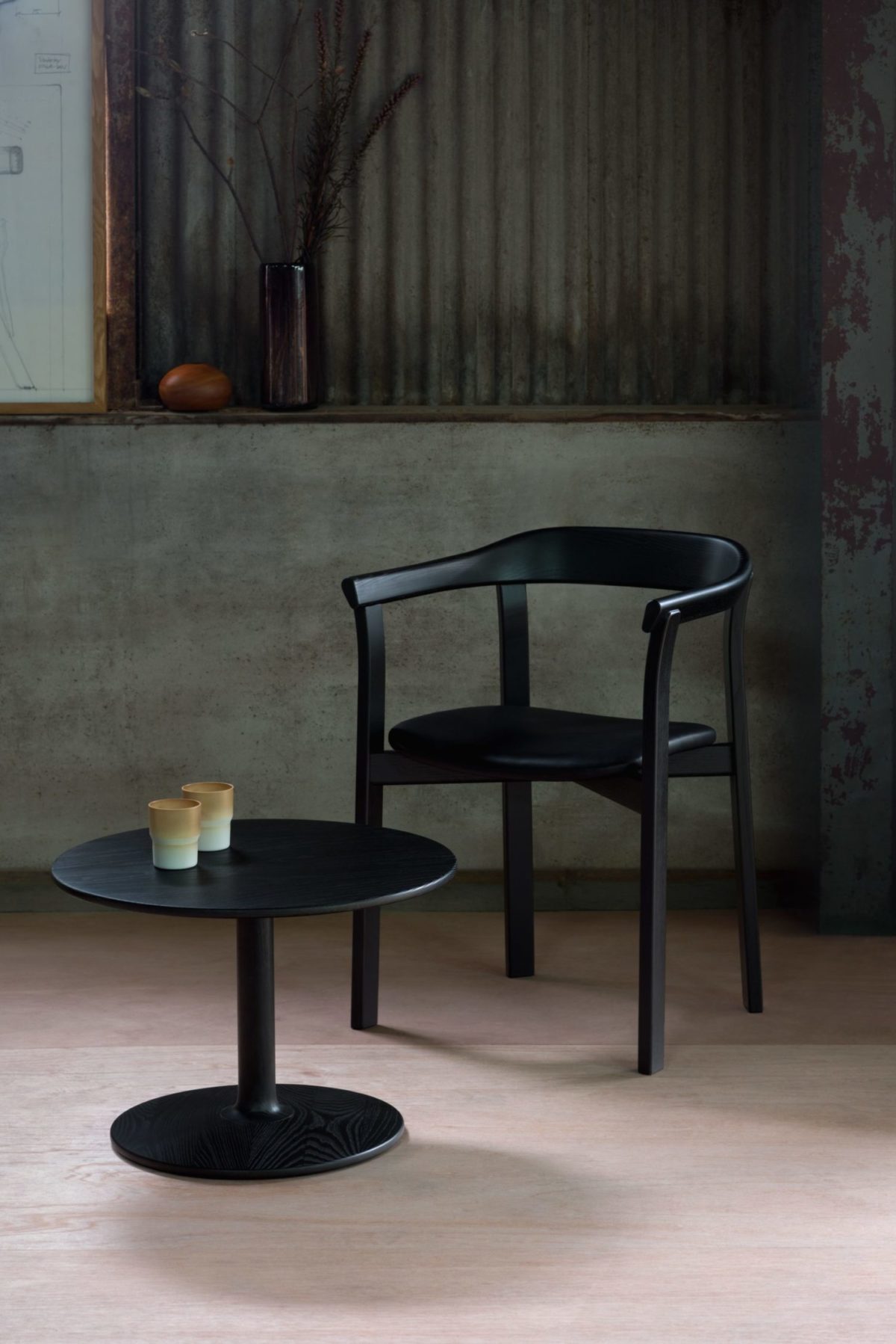 black holm chair les vrais with taio table