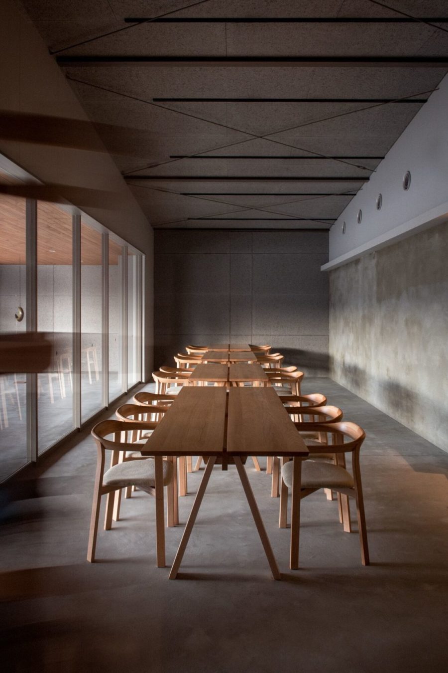 oak chairs and tables ariake