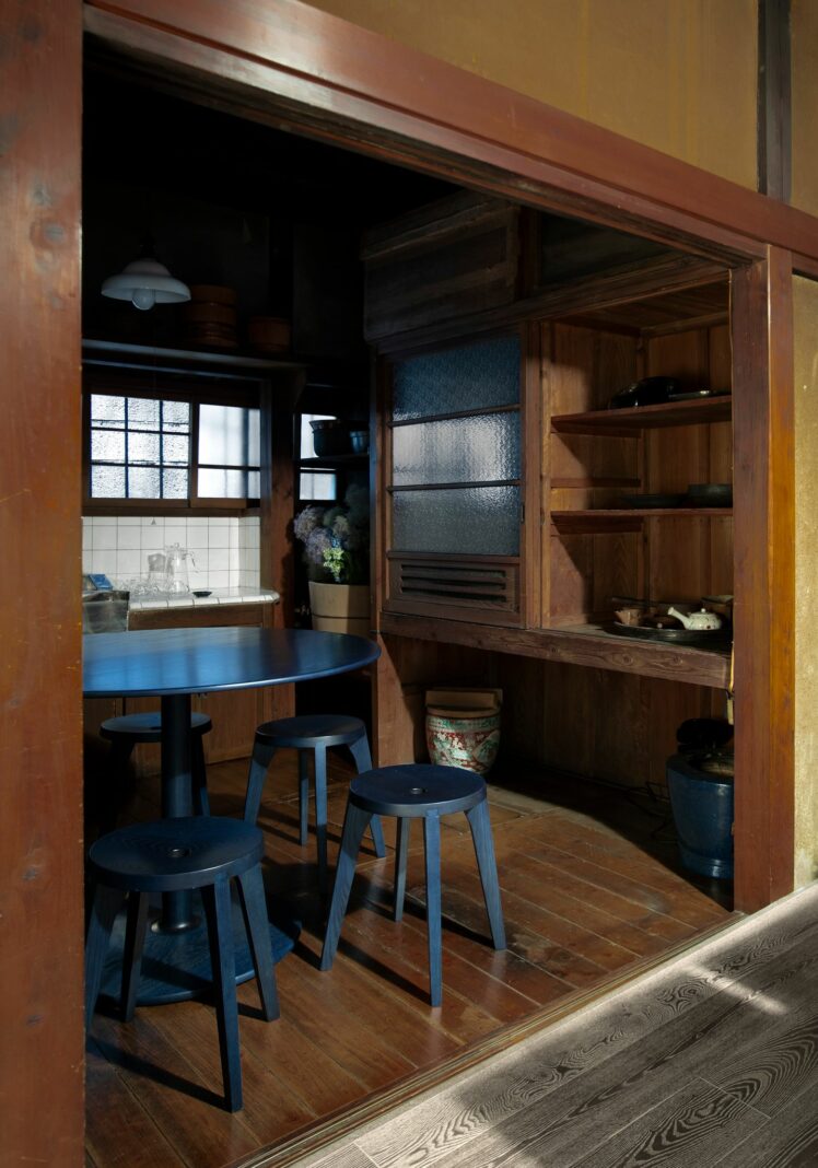 Kufuku Restaurant, Ariake, Dovetail Stool, LES VRAIS