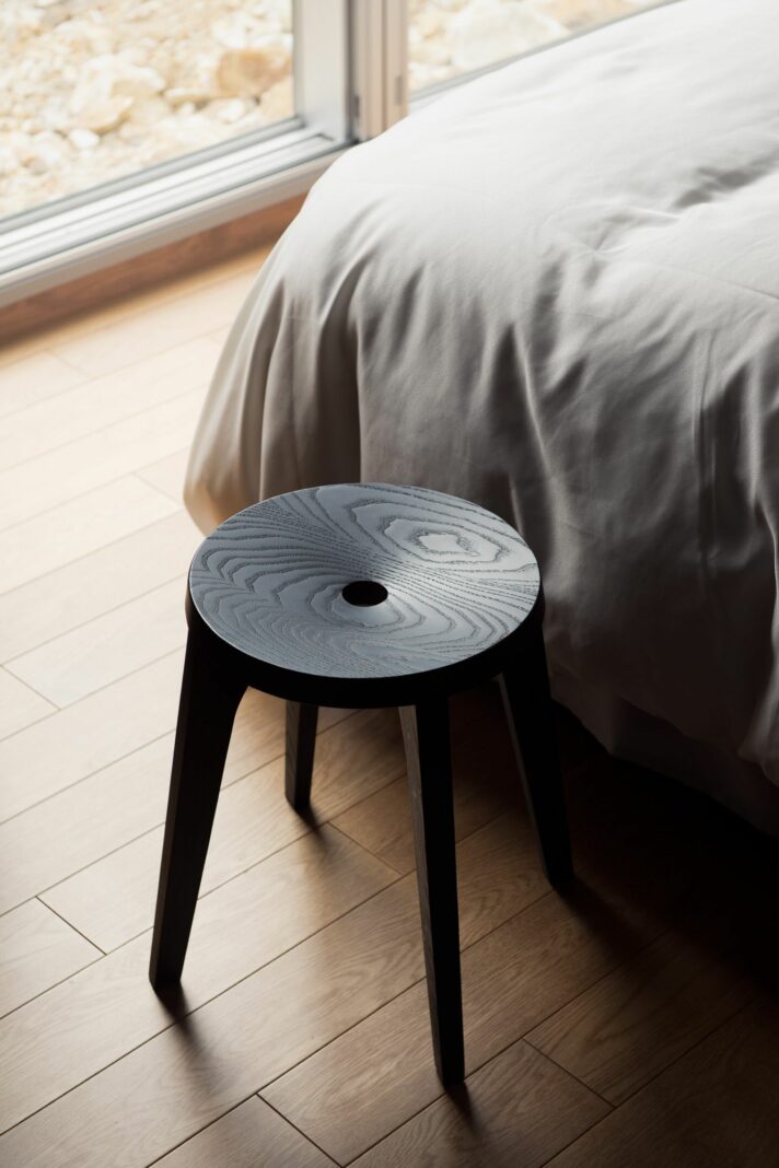 Arita Huis Hotel,  Ariake, Dovetail Stool, LES VRAIS